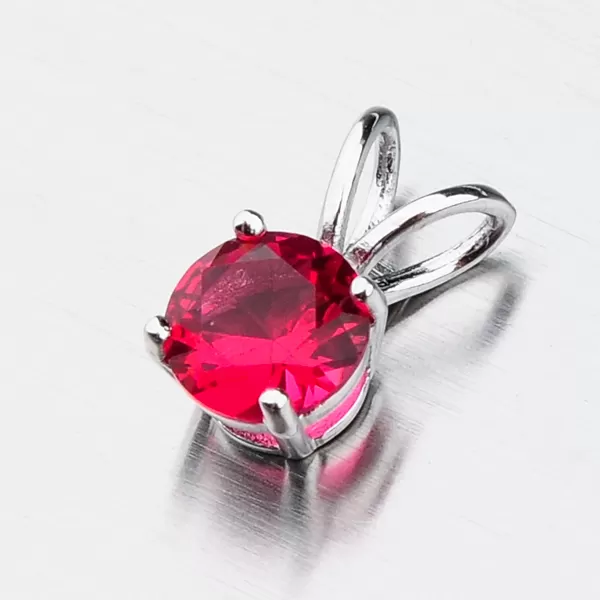 Strieborný prívesok s rubínom HST-13386