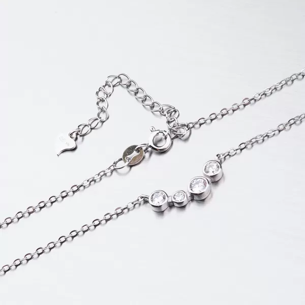 Strieborný náhrdelník so zirkónmi SST-15101