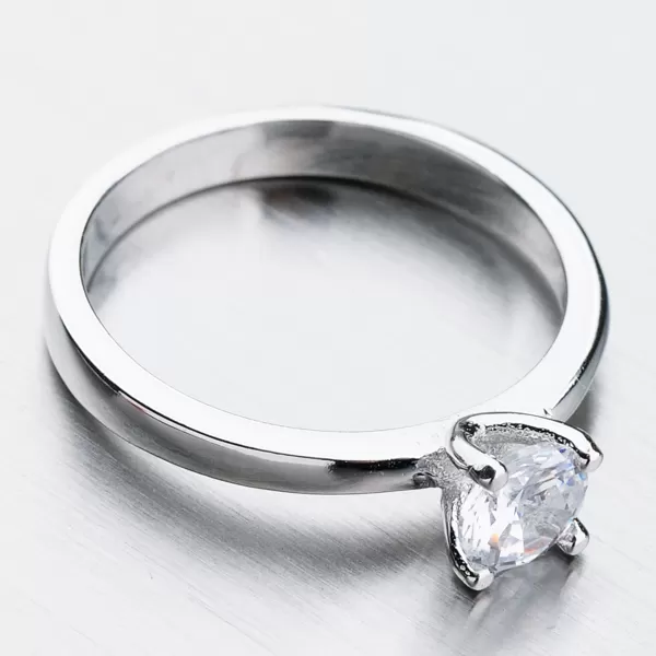 Strieborný prsteň so zirkónom GST-11245