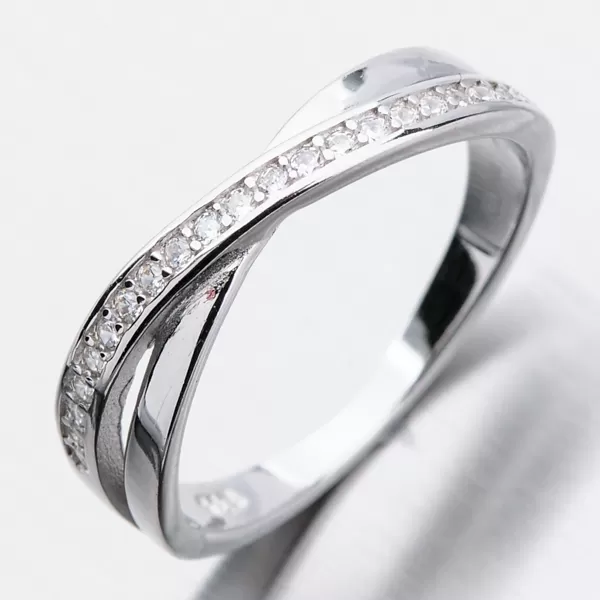 Strieborný prsteň so zirkónmi GST-11256