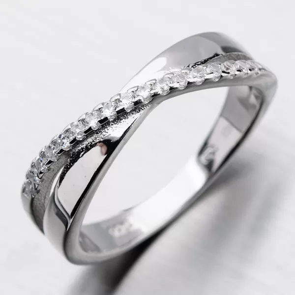 Strieborný prsteň so zirkónmi GST-11363