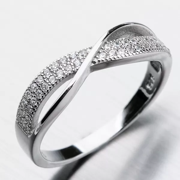 Strieborný prsteň so zirkónmi GST-11260