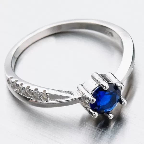 Strieborný prsteň so zafírom a zirkónmi GST-11305