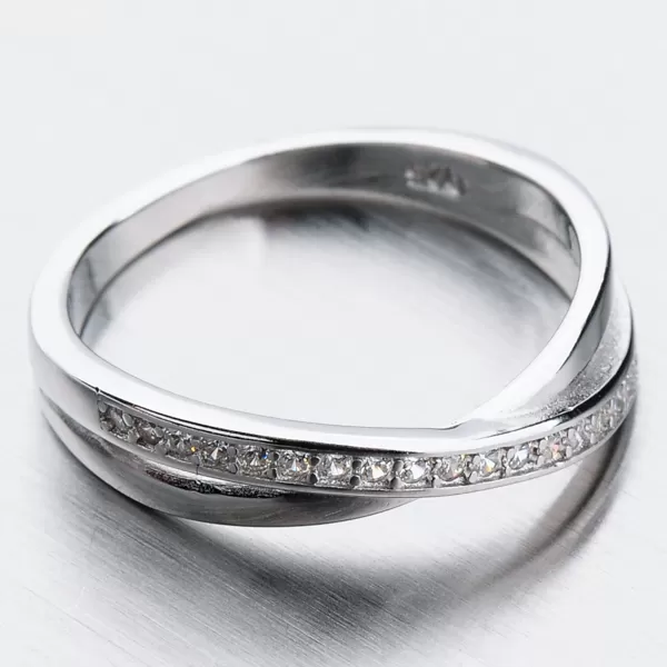 Strieborný prsteň so zirkónmi GST-11256