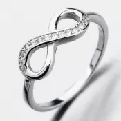 Strieborný prsteň so zirkónmi GST-11312