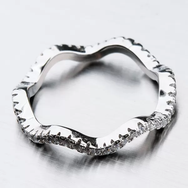 Strieborný prsteň so zirkónmi GST-11226