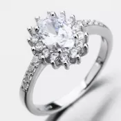 Strieborný prsteň so zirkónmi GST-11348