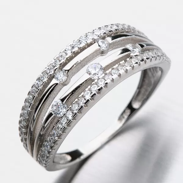 Strieborný prsteň so zirkónmi GST-11316