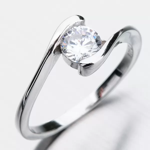 Strieborný prsteň so zirkónmi GST-11367