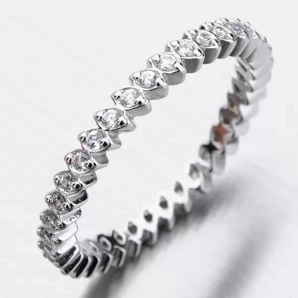 Strieborný prsteň so zirkónmi GST-11376