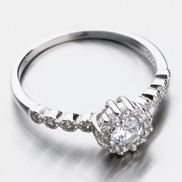 Strieborný prsteň so zirkónmi GST-11247