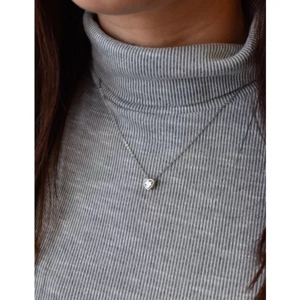 Strieborný náhrdelník so zirkónom biele srdce 12020.1