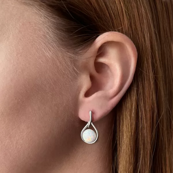 Strieborné visiace náušnice kvapky so syntetickým opálom 11336.1 biele