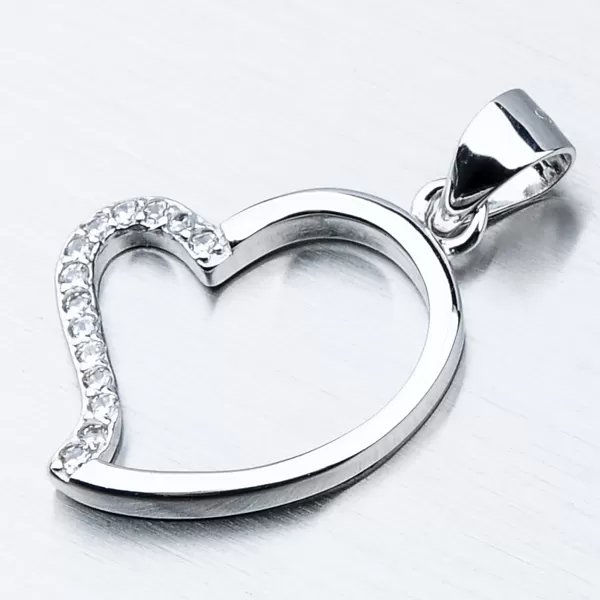 Strieborný prívesok HST-13108