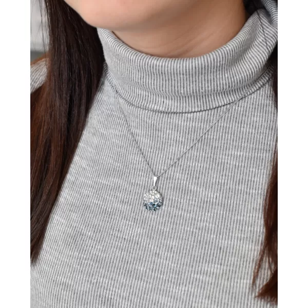 Strieborný prívesok s kryštálmi Swarovski modrý okrúhly 34225.3 ice blue
