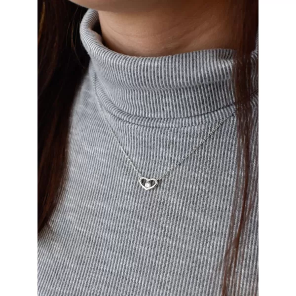 Strieborný náhrdelník so zirkónom biele srdce 12008.1