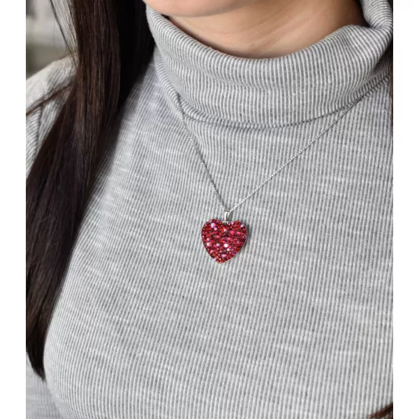 Strieborný prívesok s kryštálmi Swarovski červené srdce 34243.3 cherry