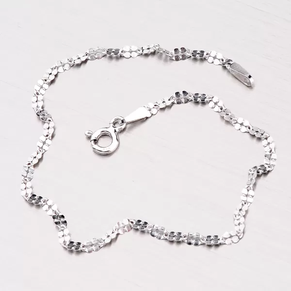 Strieborný náramok s lesklými facetami CHRS-DAISY-030