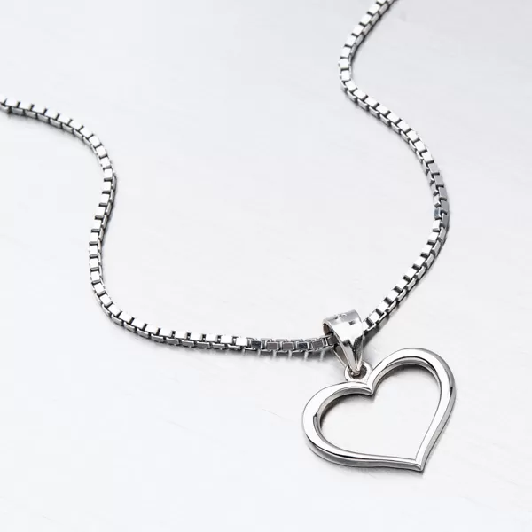 Strieborný prívesok HST-13186