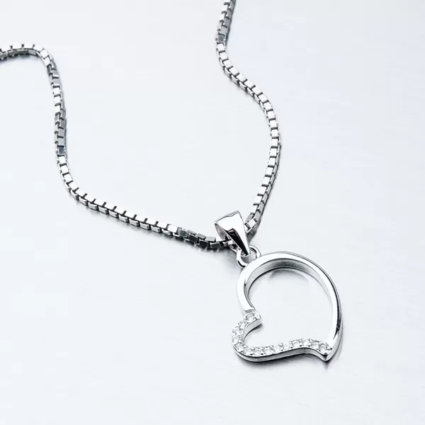 Strieborný prívesok HST-13108