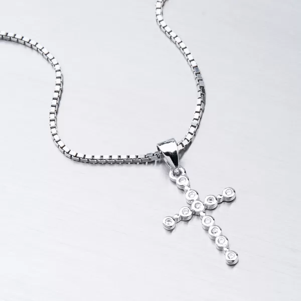 Strieborný krížik HST-13184