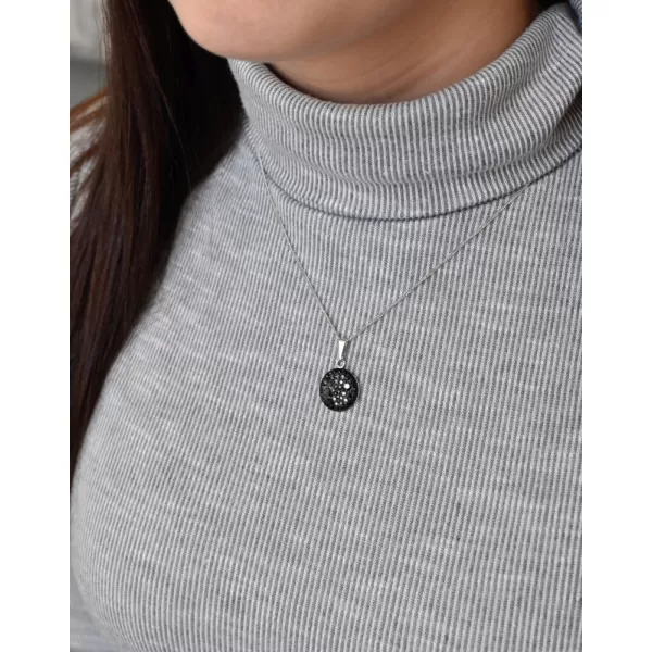 Strieborný prívesok s kryštálmi Swarovski čierny okrúhly 34225.5 hematite