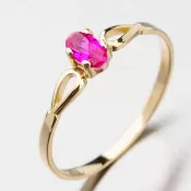 Zlatý prsteň s oválnym Ruby 681p-110046
