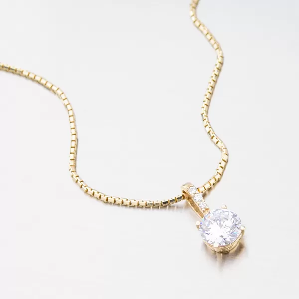 Zlatý prívesok so zirkónmi 662P-130199