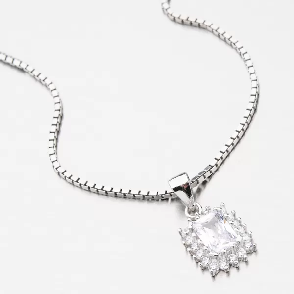 Strieborný prívesok so zirkónmi TSETST-13197