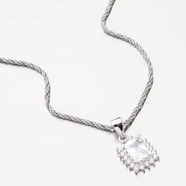 Strieborný prívesok so zirkónmi TSETST-13197