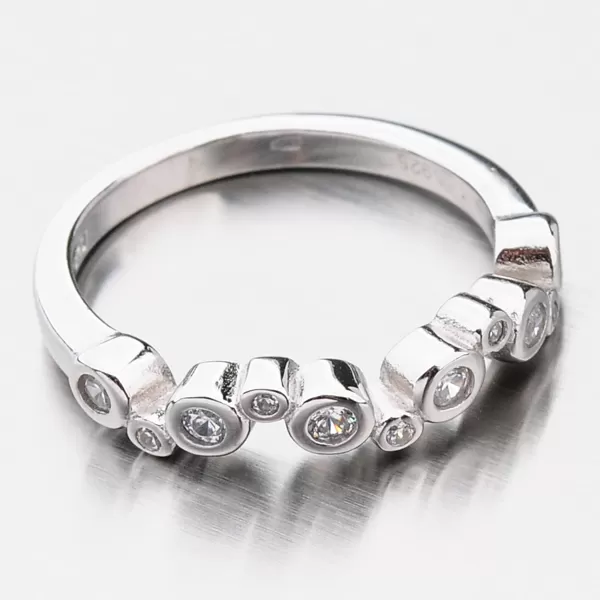 Strieborný zdobený zirkónmi GST-11388