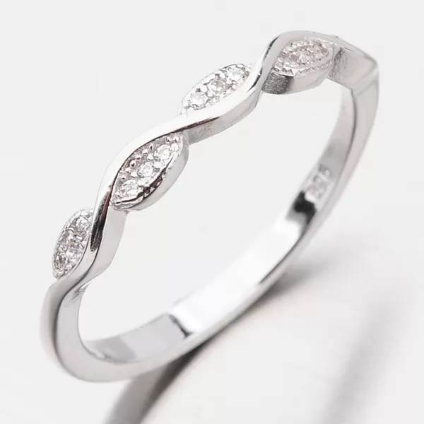 Strieborný prsteň so zirkónmi GST-11149