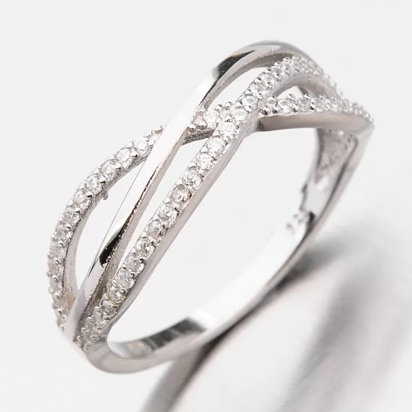 Strieborný prsteň zdobený zirkónmi GST-11452