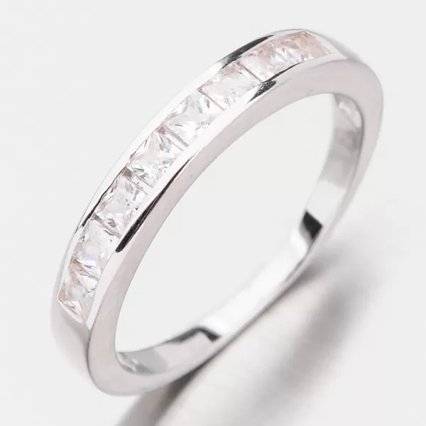 Strieborný prsteň so zirkónmi GST-11244