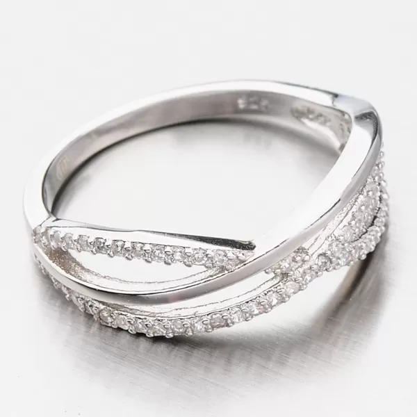 Strieborný prsteň zdobený zirkónmi GST-11452