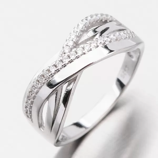 Strieborný prsteň so zirkónmi GST-11320