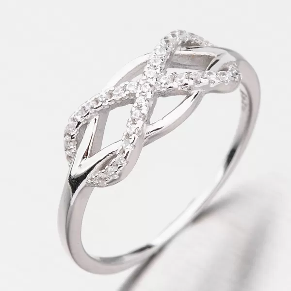 Strieborný prsteň so zirkónmi GST-11428