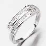 Strieborný prsteň so zirkónmi GST-11419