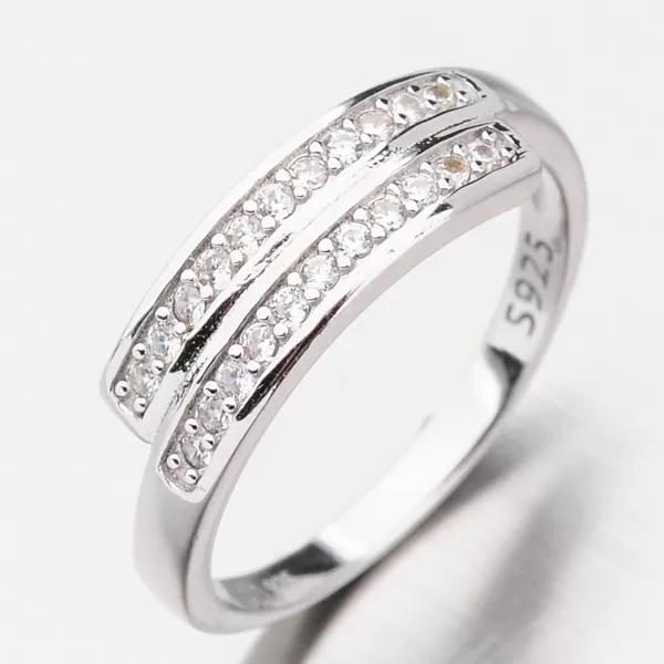 Strieborný prsteň so zirkónmi GST-11419