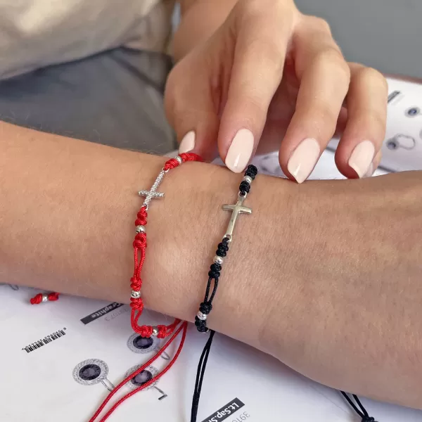 Kabbalah červený náramok proti uhranutiu strieborný krížik so zirkónmi 13022.3