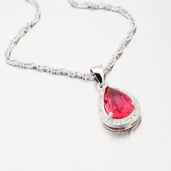 Prívesok s červeným zirkónom HST-13242
