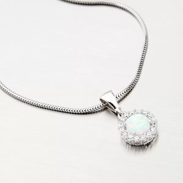 Elegantný prívesok v bielom zlate 13-382