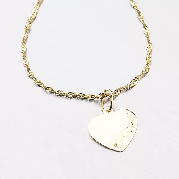 Zlatý prívesok v tvare srdca s gravírovaním 322P-131035