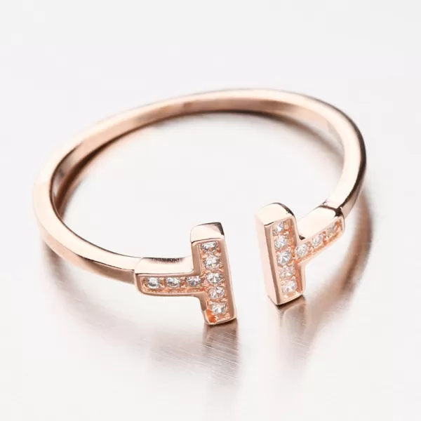 Strieborný prsteň so zirkónmi GST-11525-R