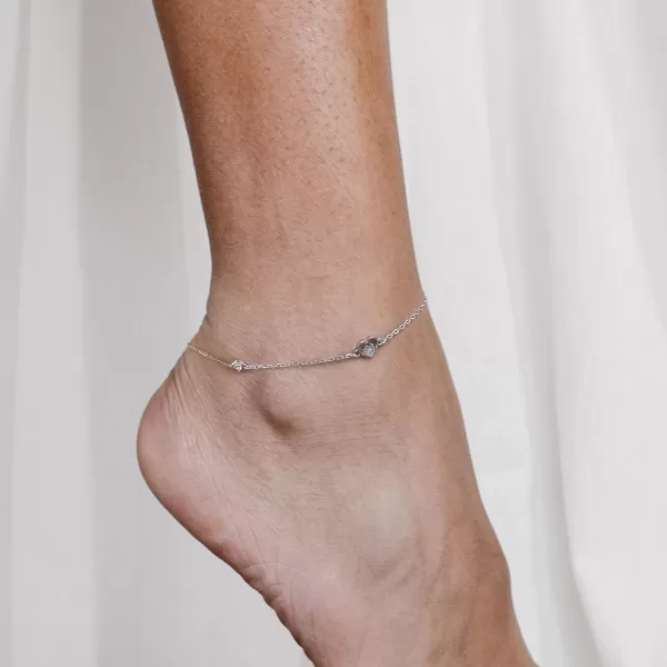 Strieborná retiazka na nohu srdiečka a biele zirkóny 16007.1