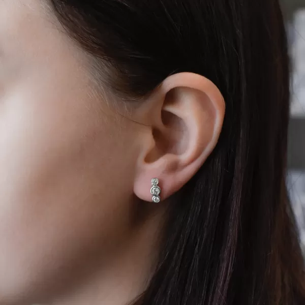 Zlaté náušnice 81009.1 biele zlato s briliantom