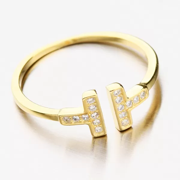 Strieborný prsteň so zirkónmi GST-11525-G