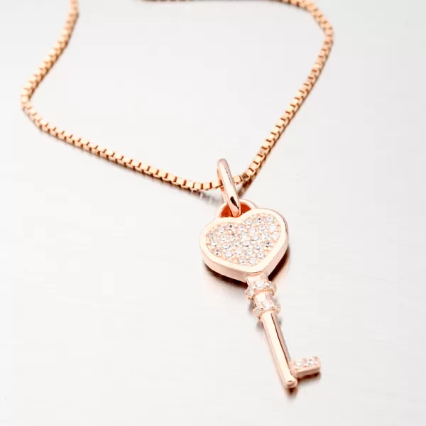 Pozlátený prívesok kľúč HST-13688-R