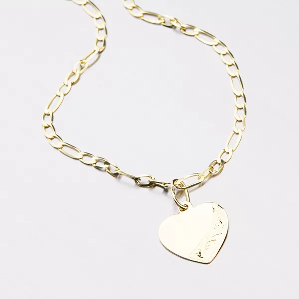 Zlatý prívesok v tvare srdca s gravírovaním 322P-131035