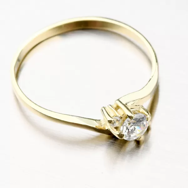 Dámsky prsteň so zirkónmi 351-0106-01